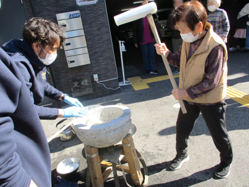 餅つき大会（リハビリプラザ東大阪）