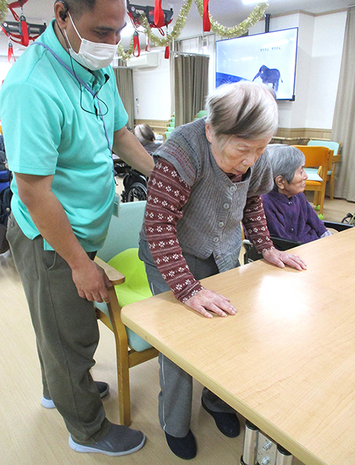 有料老人ホームご入居者への取り組みNo.10 自分の足で立ちたい2