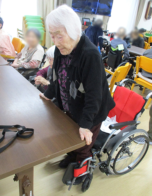 有料老人ホームご入居者への取り組みNo.10 自分の足で立ちたい1